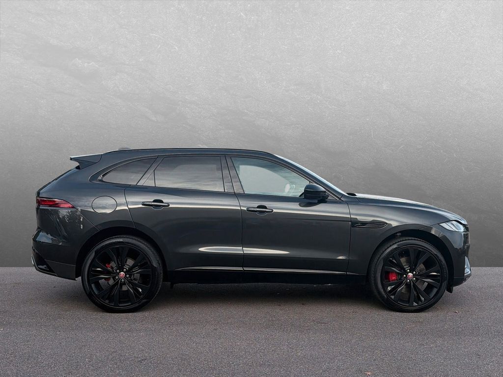 Jaguar F-Pace 2022 г. Серый, пробег 43000 км