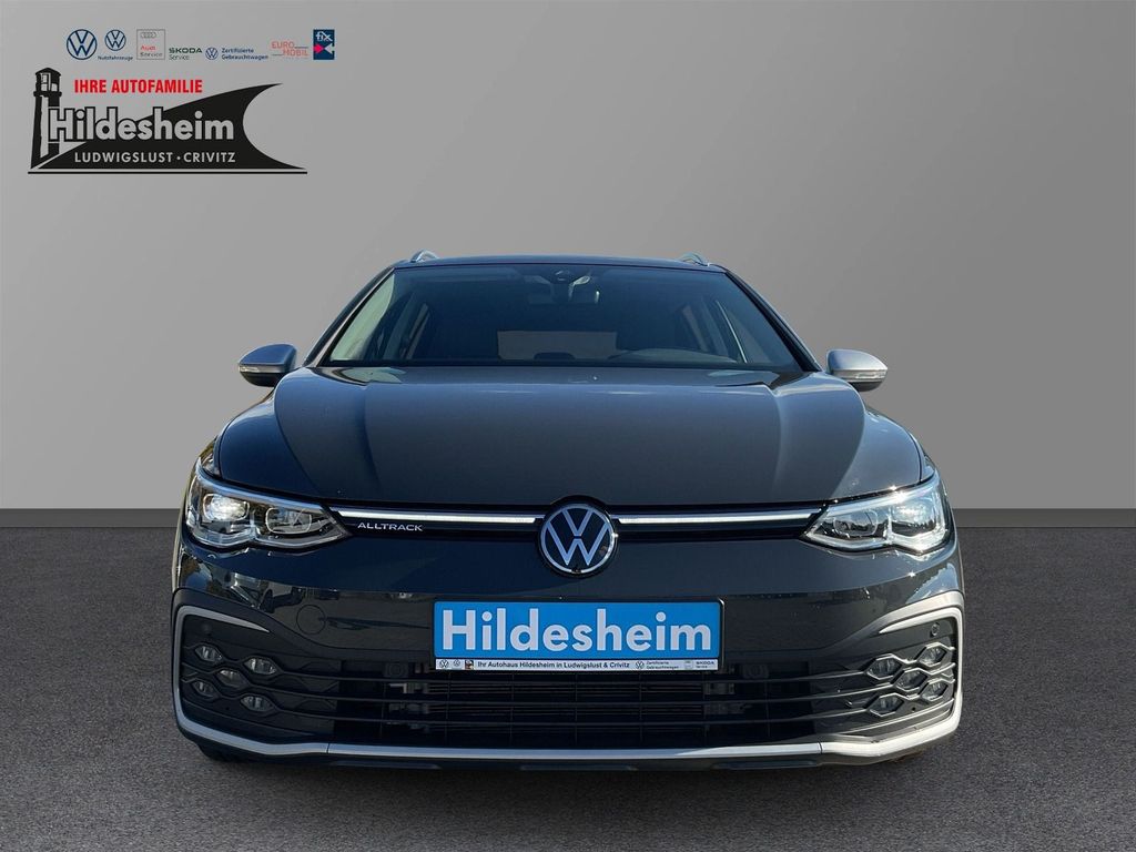 Volkswagen Golf 2024 г. Серебристый, пробег 26700 км