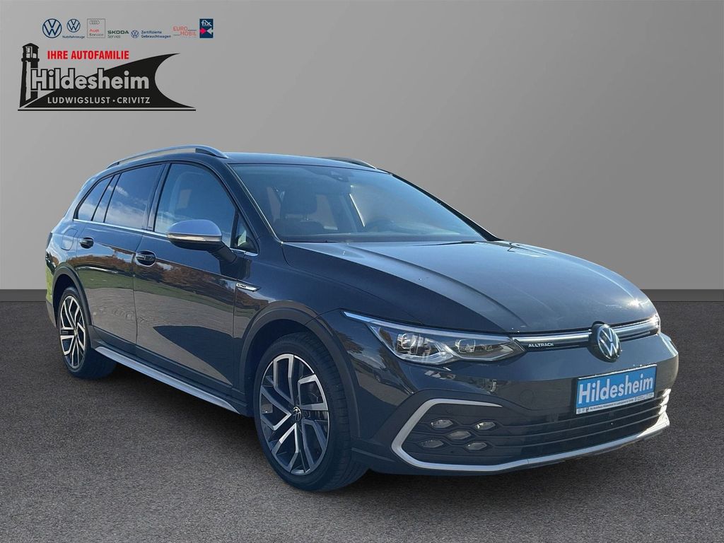 Volkswagen Golf 2024 г. Серебристый, пробег 26700 км