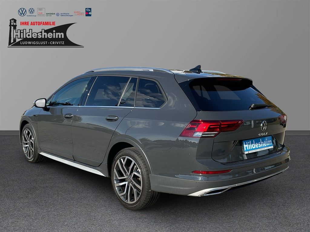 Volkswagen Golf 2024 г. Серебристый, пробег 26700 км