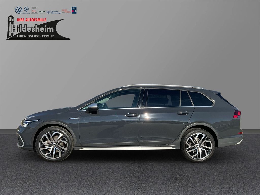 Volkswagen Golf 2024 г. Серебристый, пробег 26700 км