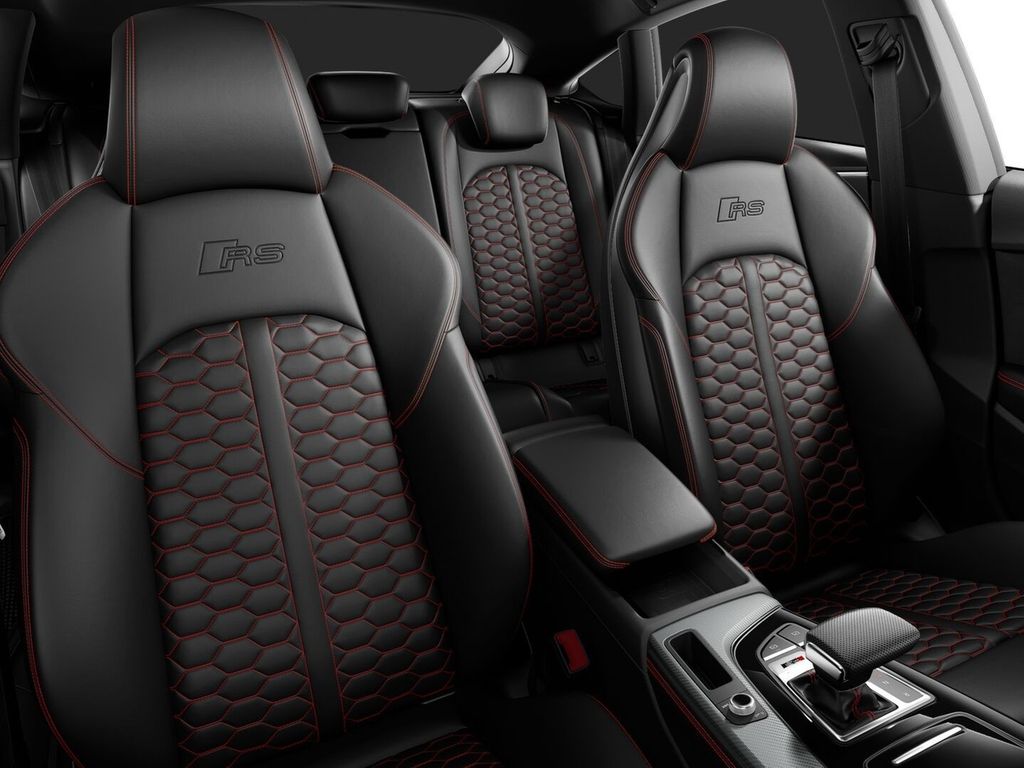 Audi RS5 2023 г. Чёрный, пробег 32900 км