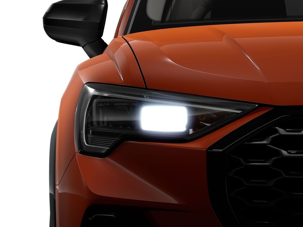 Audi Q3 2022 г. Оранжевый, пробег 43200 км