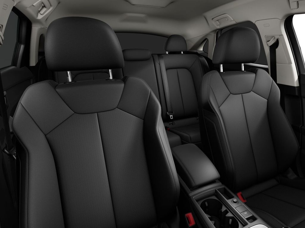 Audi Q3 2022 г. Оранжевый, пробег 43200 км