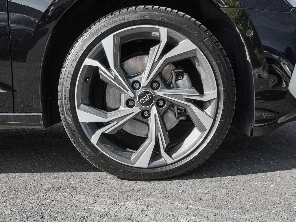 Audi A3 2023 г. Чёрный, пробег 34265 км