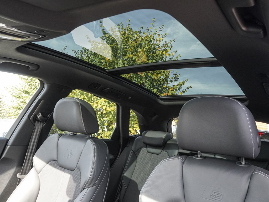 Audi Q5 2023 г. Серый, пробег 35950 км