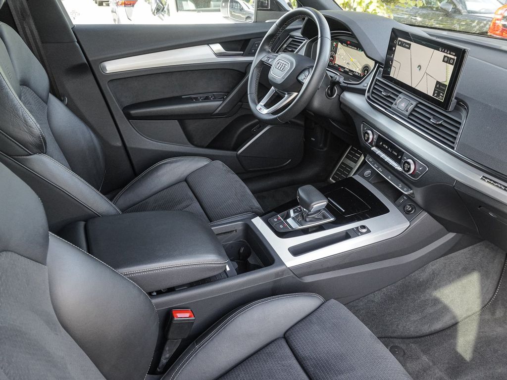 Audi Q5 2023 г. Серый, пробег 35950 км