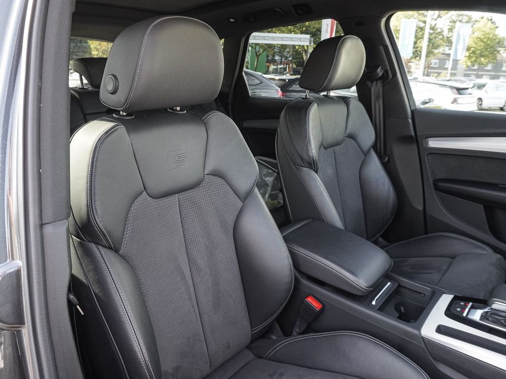Audi Q5 2023 г. Серый, пробег 35950 км