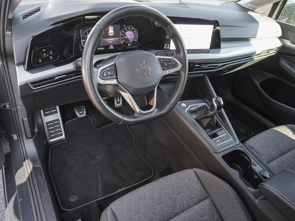 Volkswagen Golf 2024 г. Серый, пробег 35521 км