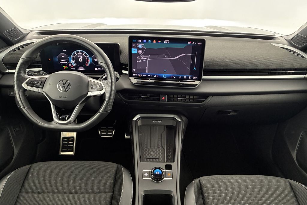 Volkswagen T-Roc 2026 г. Чёрный, пробег 33638 км