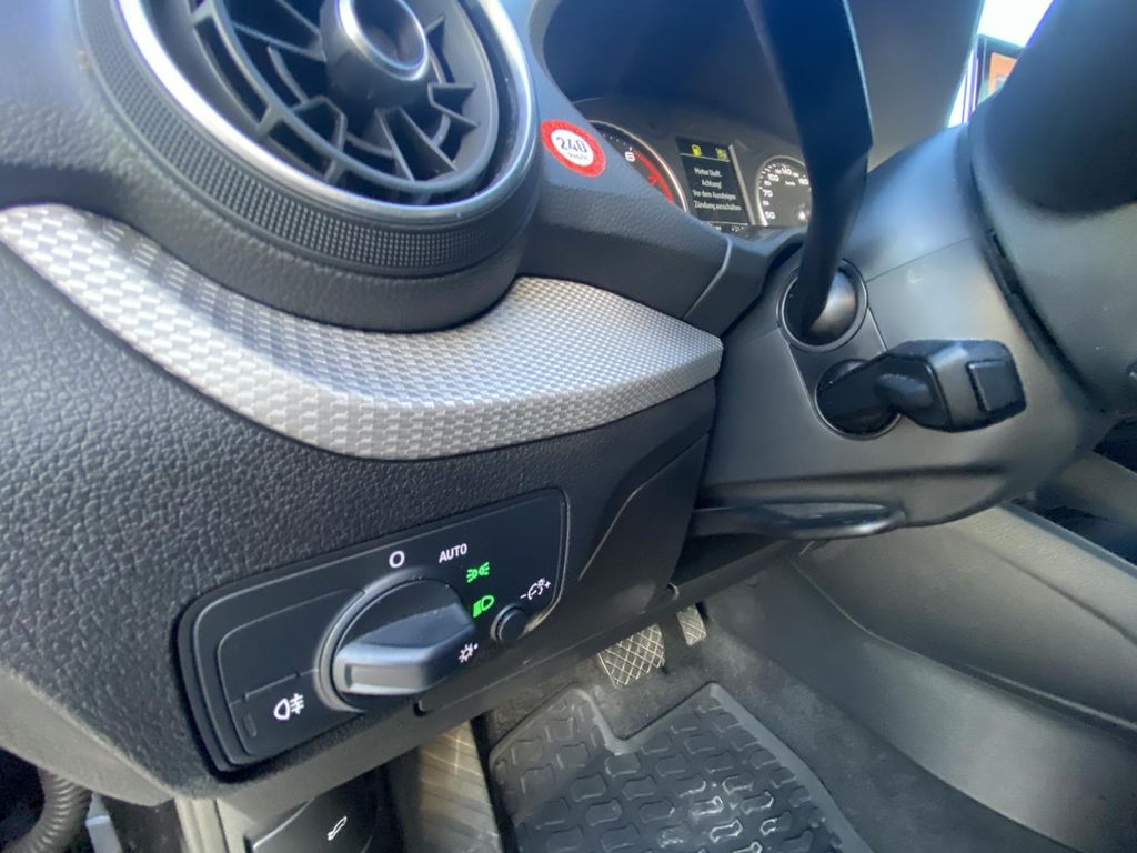 Audi Q2 2023 г. Чёрный, пробег 48951 км