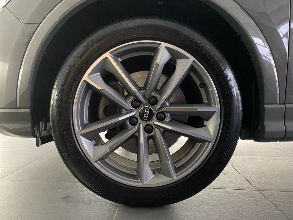 Audi Q3 2022 г. Серый, пробег 50671 км