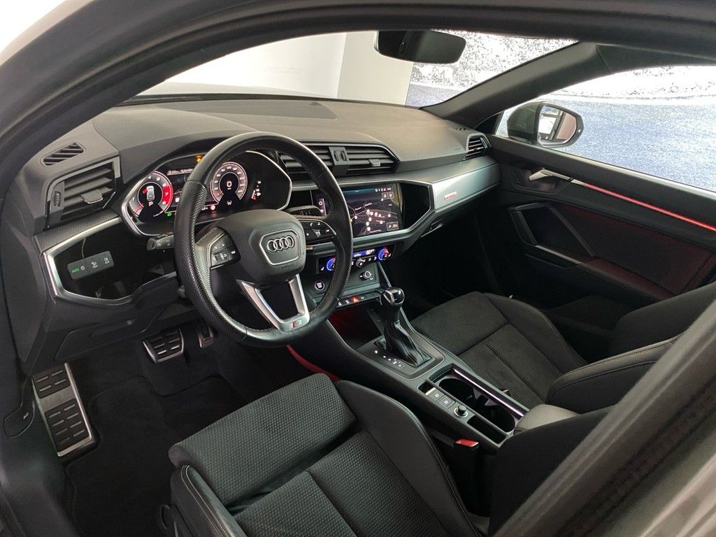 Audi Q3 2022 г. Серый, пробег 50671 км