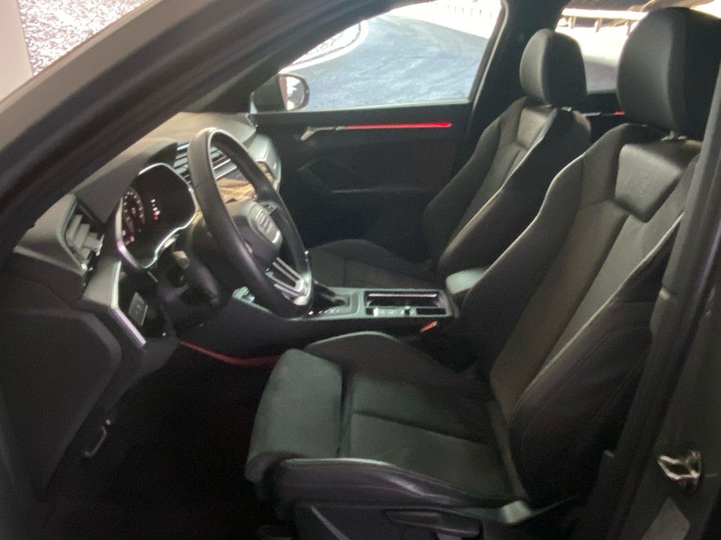 Audi Q3 2022 г. Серый, пробег 50671 км