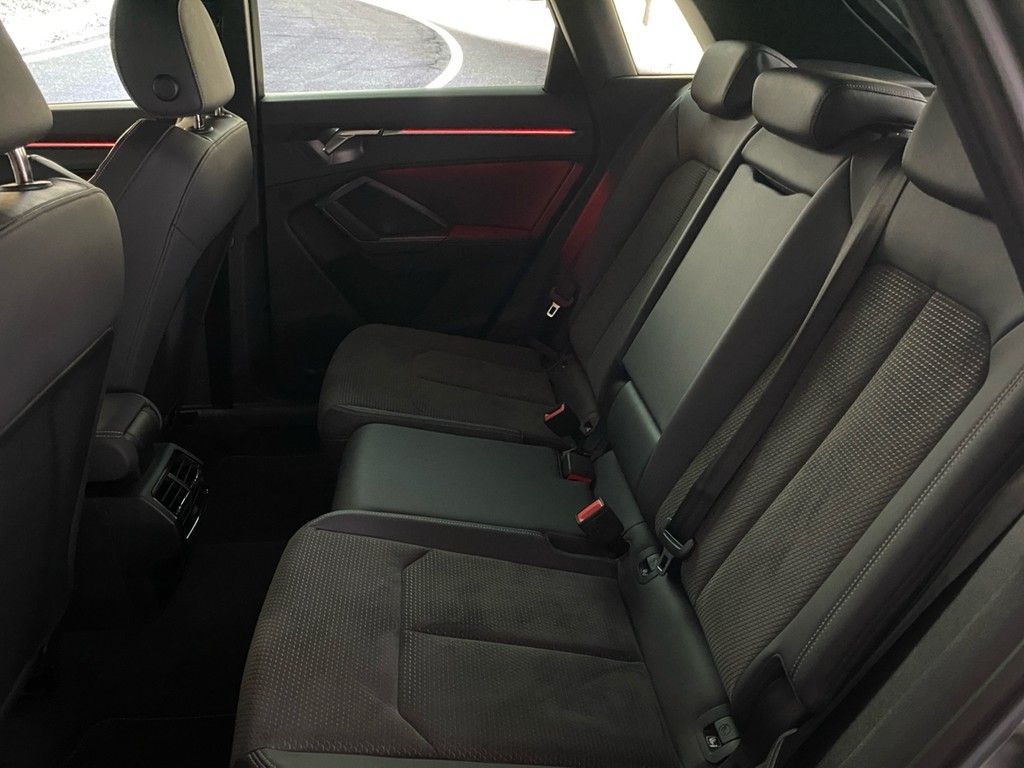 Audi Q3 2022 г. Серый, пробег 50671 км