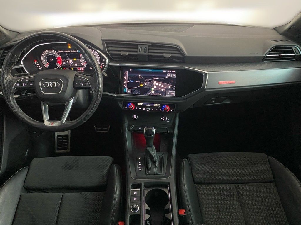 Audi Q3 2022 г. Серый, пробег 50671 км