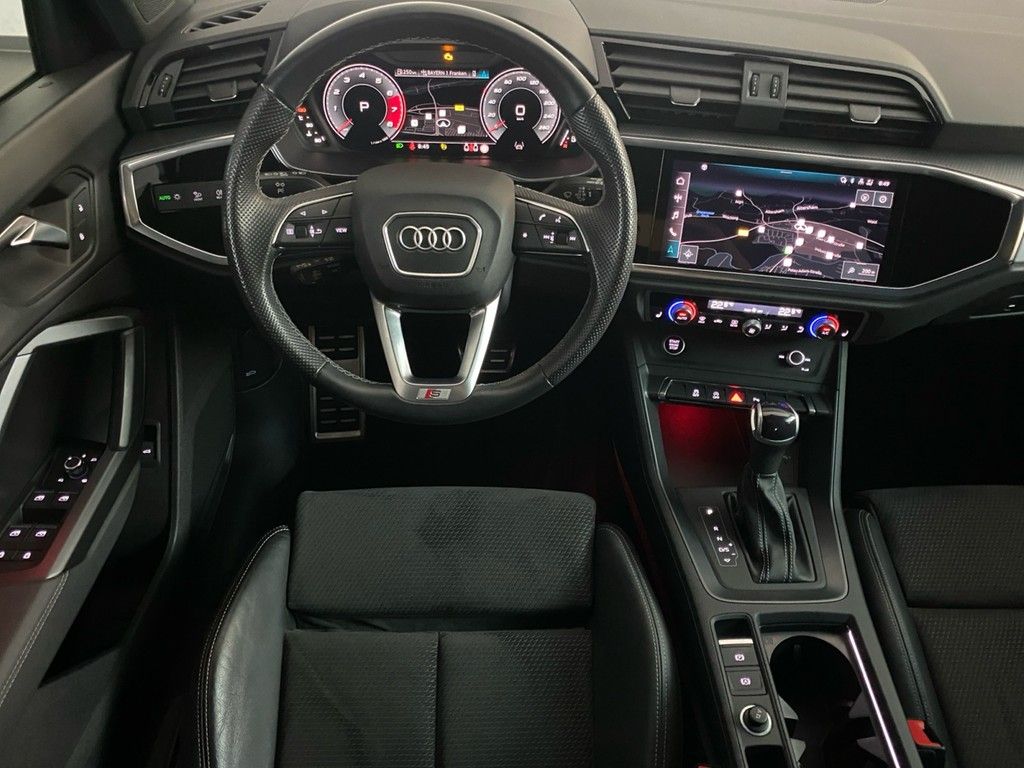 Audi Q3 2022 г. Серый, пробег 50671 км