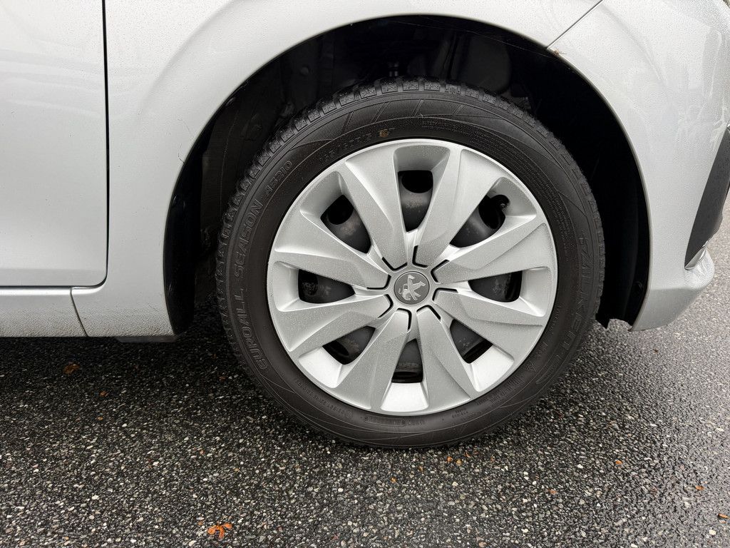 Peugeot 108 2021 г. Серый, пробег 34476 км