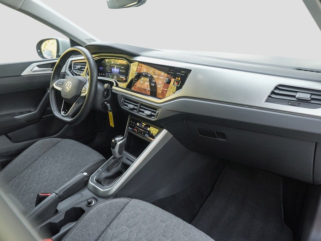 Volkswagen Taigo 2024 г. Серый, пробег 26050 км