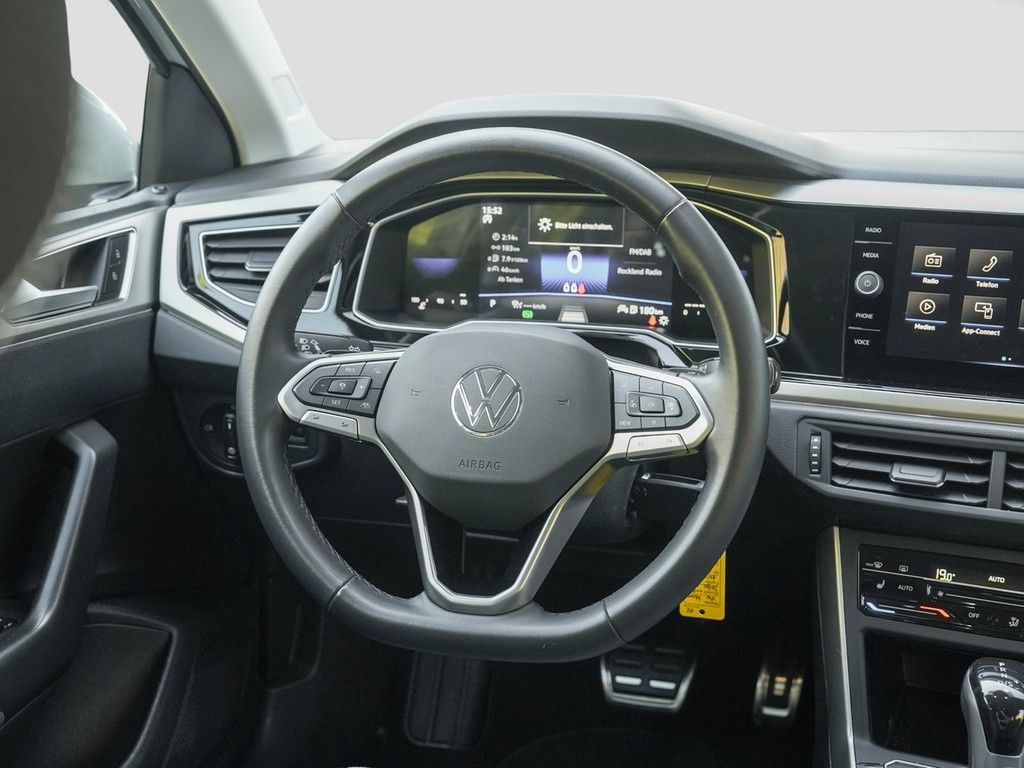 Volkswagen Taigo 2024 г. Серый, пробег 26050 км