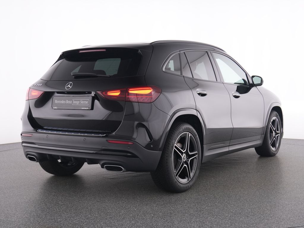 Mercedes-Benz GLA 200 2024 г. Чёрный, пробег 57029 км