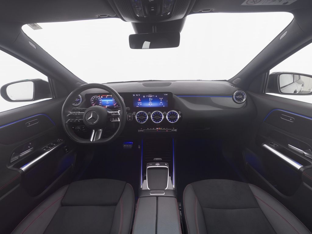 Mercedes-Benz GLA 200 2024 г. Чёрный, пробег 57029 км