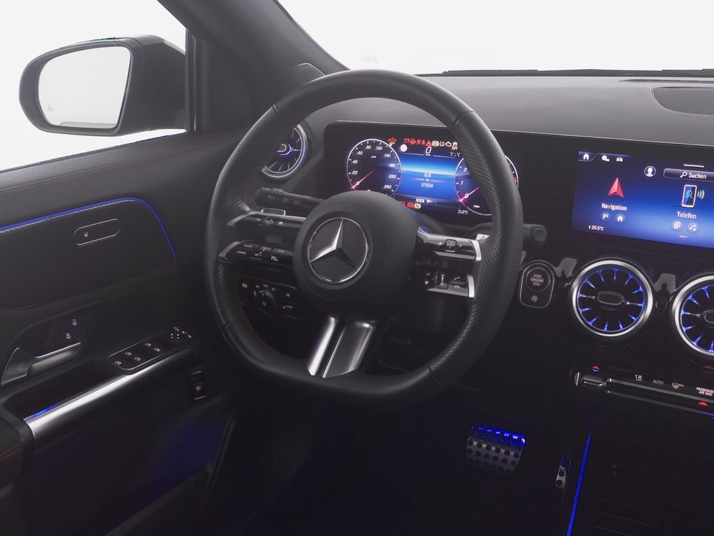 Mercedes-Benz GLA 200 2024 г. Чёрный, пробег 57029 км