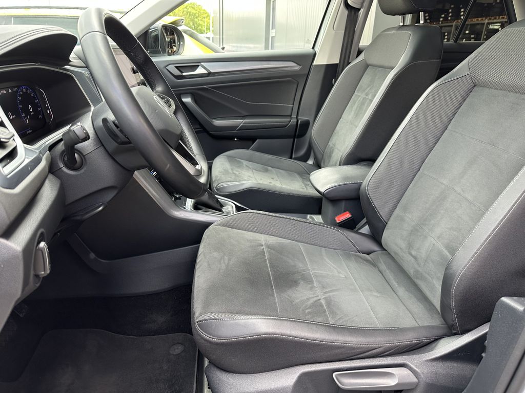 Volkswagen T-Roc 2023 г. Серебристый, пробег 59750 км