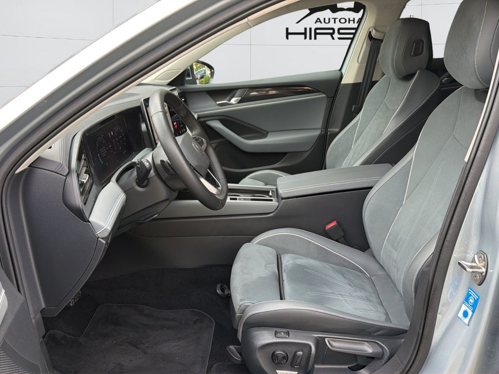 Volkswagen PASSAT VARIANT 2024 г. Серебристый, пробег 39990 км