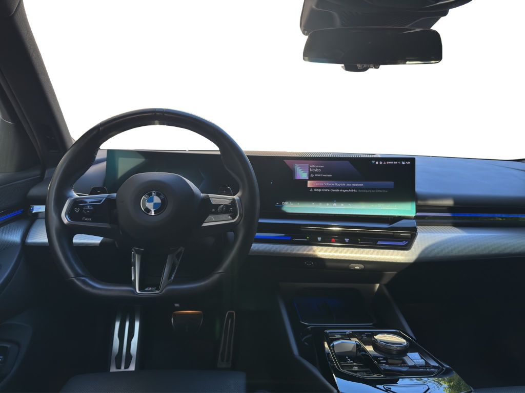 BMW 520 2024 г. Серый, пробег 43500 км