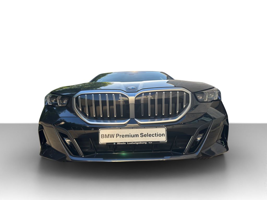 BMW 520 2024 г. Серый, пробег 43500 км
