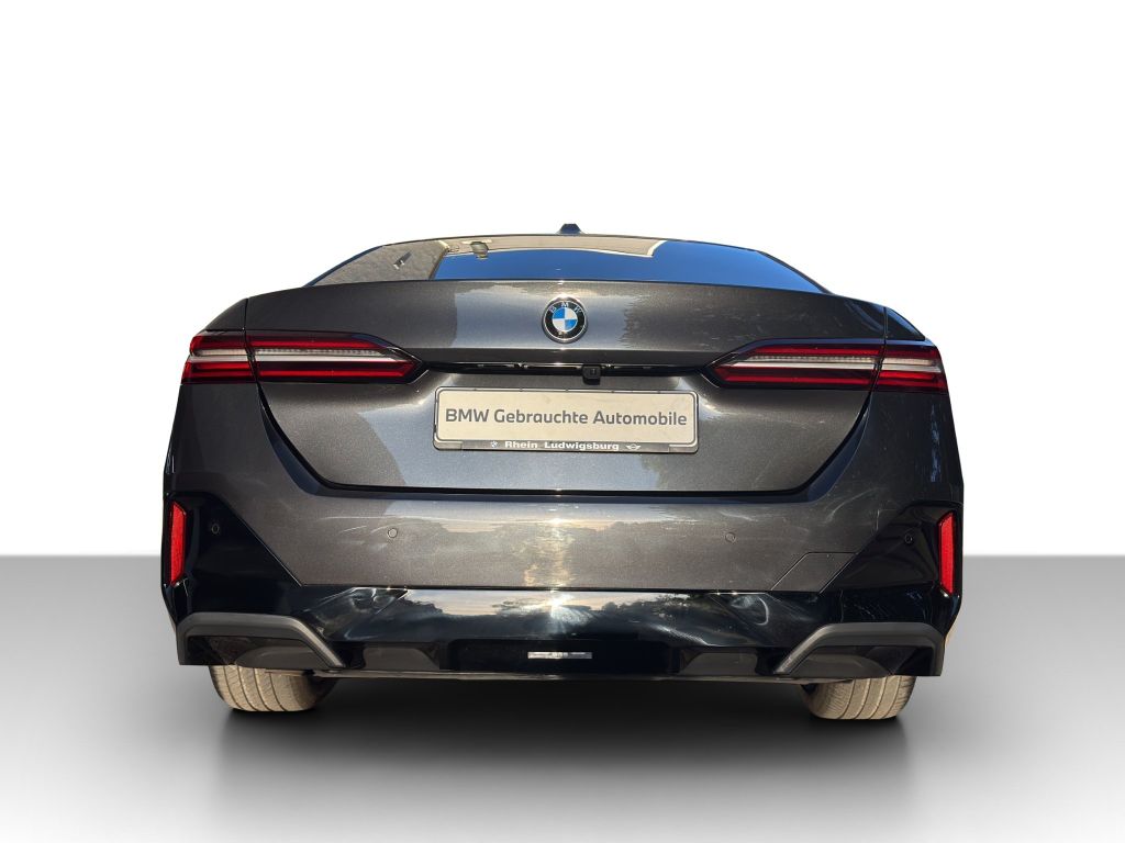 BMW 520 2024 г. Серый, пробег 43500 км