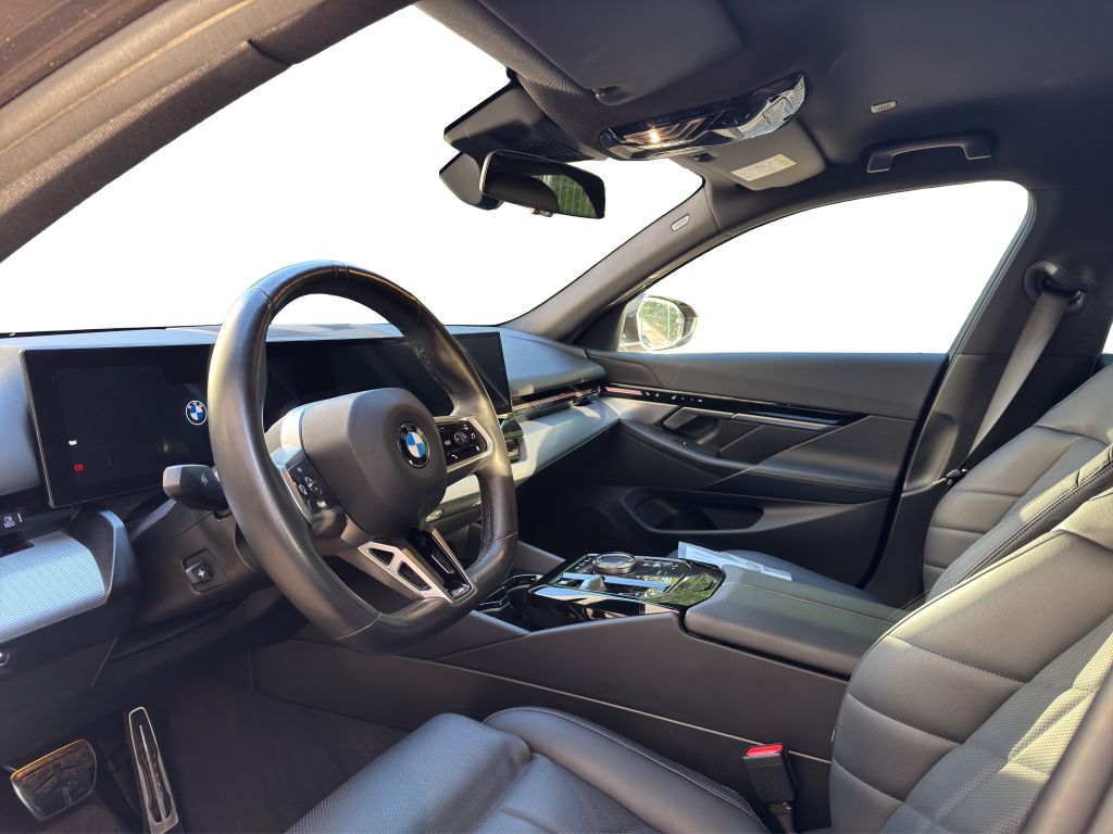 BMW 520 2024 г. Серый, пробег 43500 км