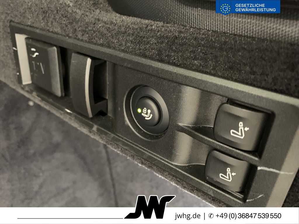 BMW 320 2024 г. Серый, пробег 49970 км