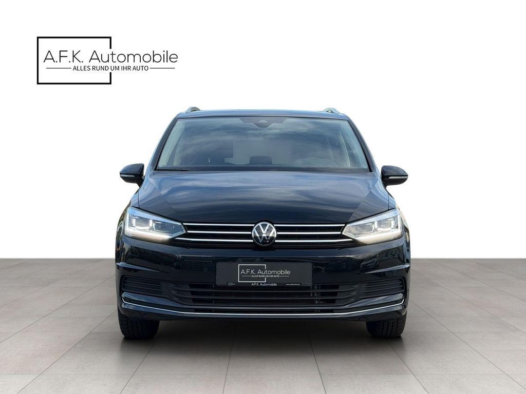 Volkswagen Touran 2026 г. Чёрный, пробег 8980 км