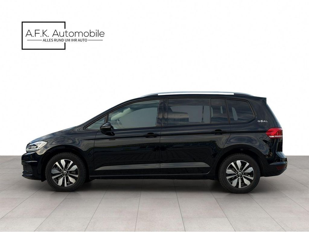 Volkswagen Touran 2026 г. Чёрный, пробег 8980 км