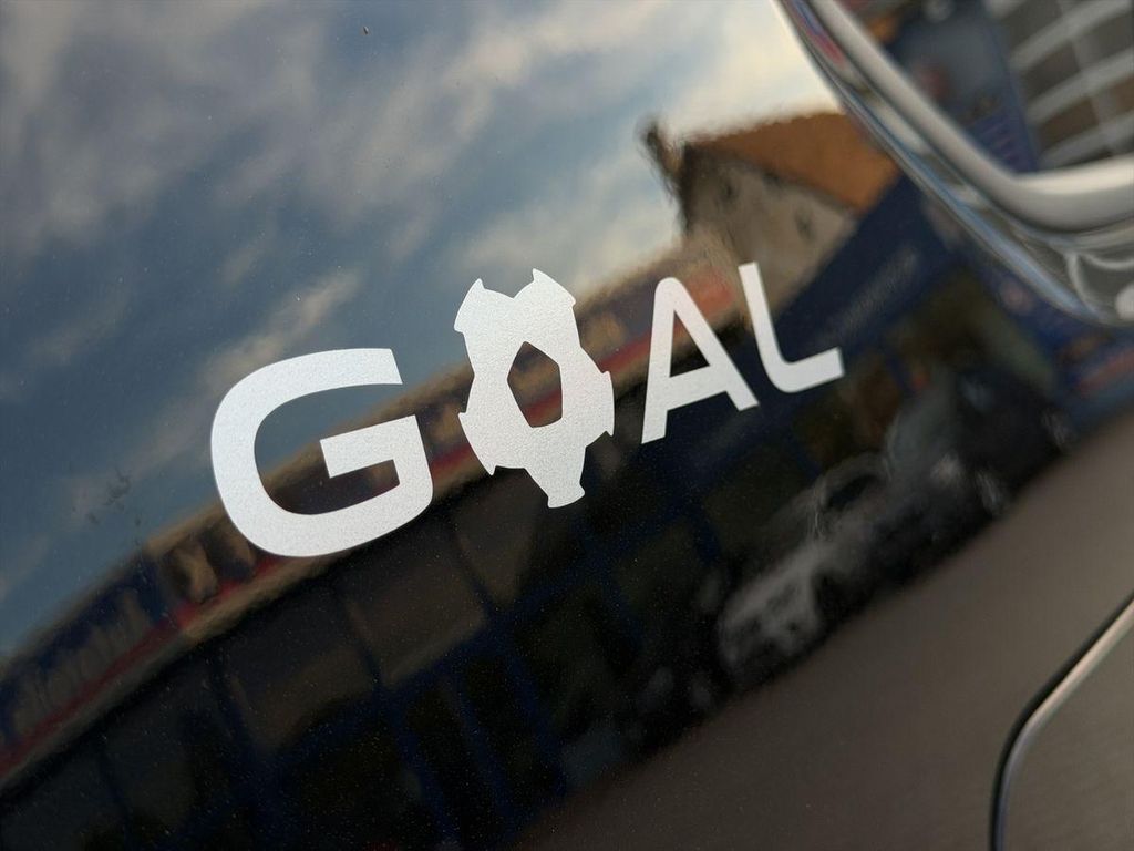 Volkswagen Touran 2026 г. Чёрный, пробег 8980 км