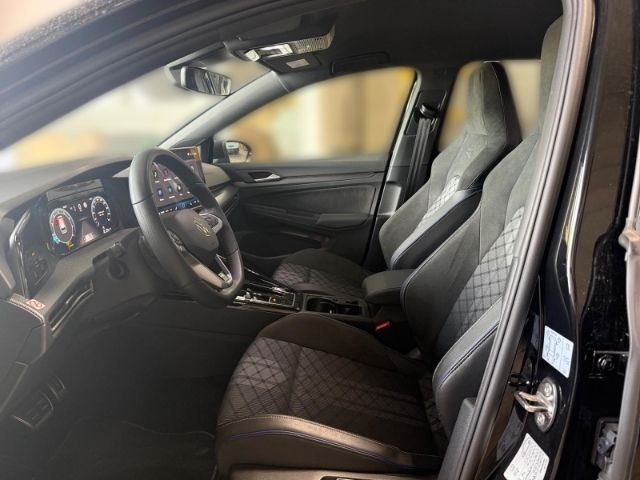 Volkswagen Golf 2025 г. Чёрный, пробег 35685 км