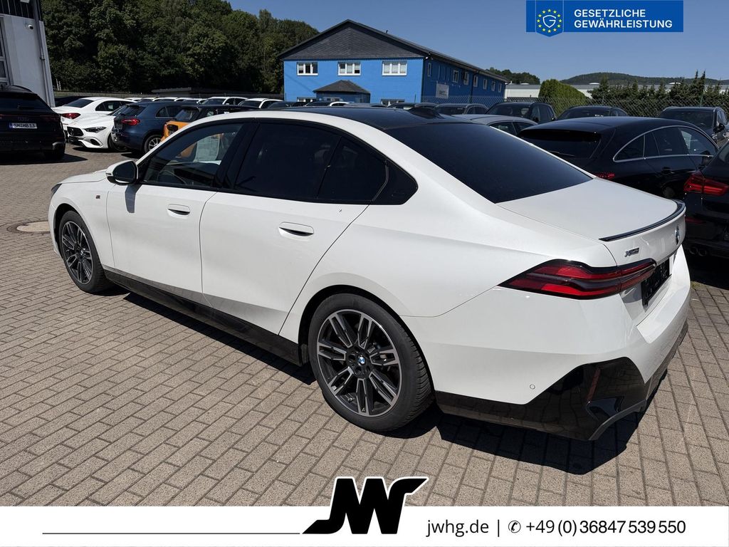 BMW 520 2024 г. Белый, пробег 41800 км