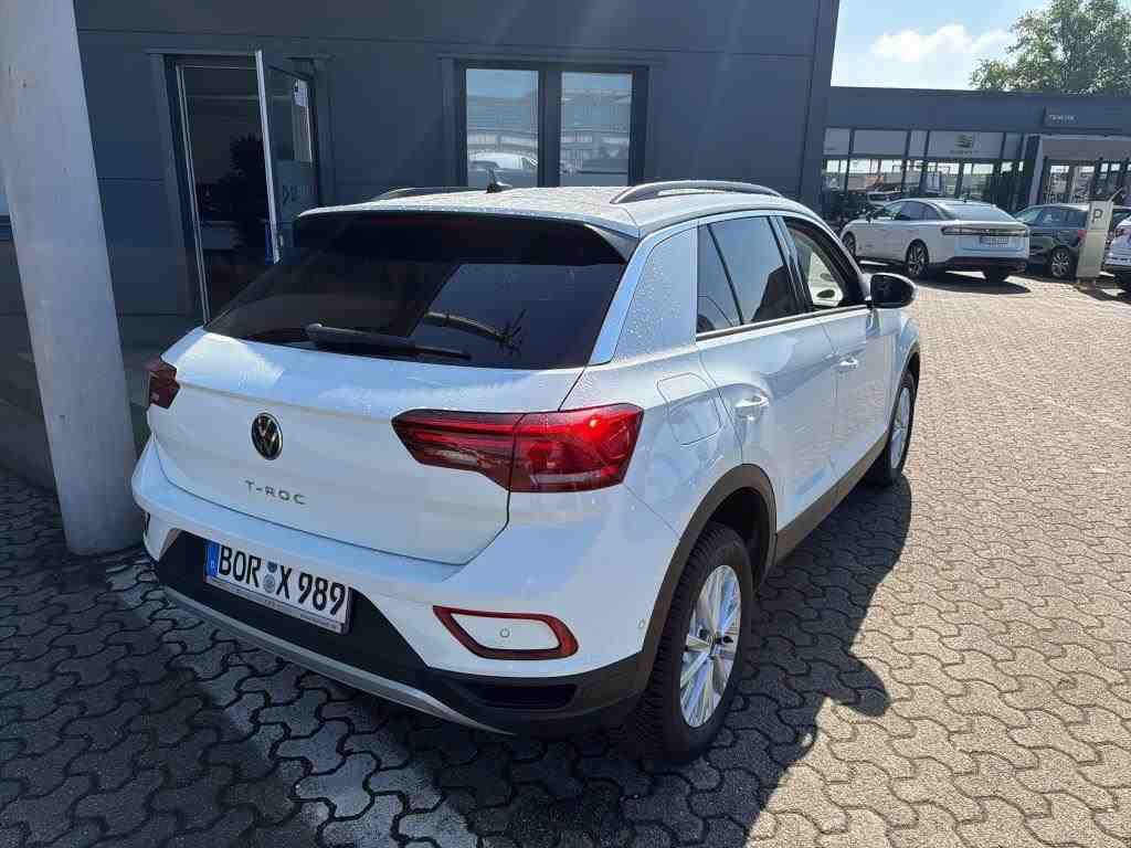 Volkswagen T-Roc 2023 г. Белый, пробег 50700 км
