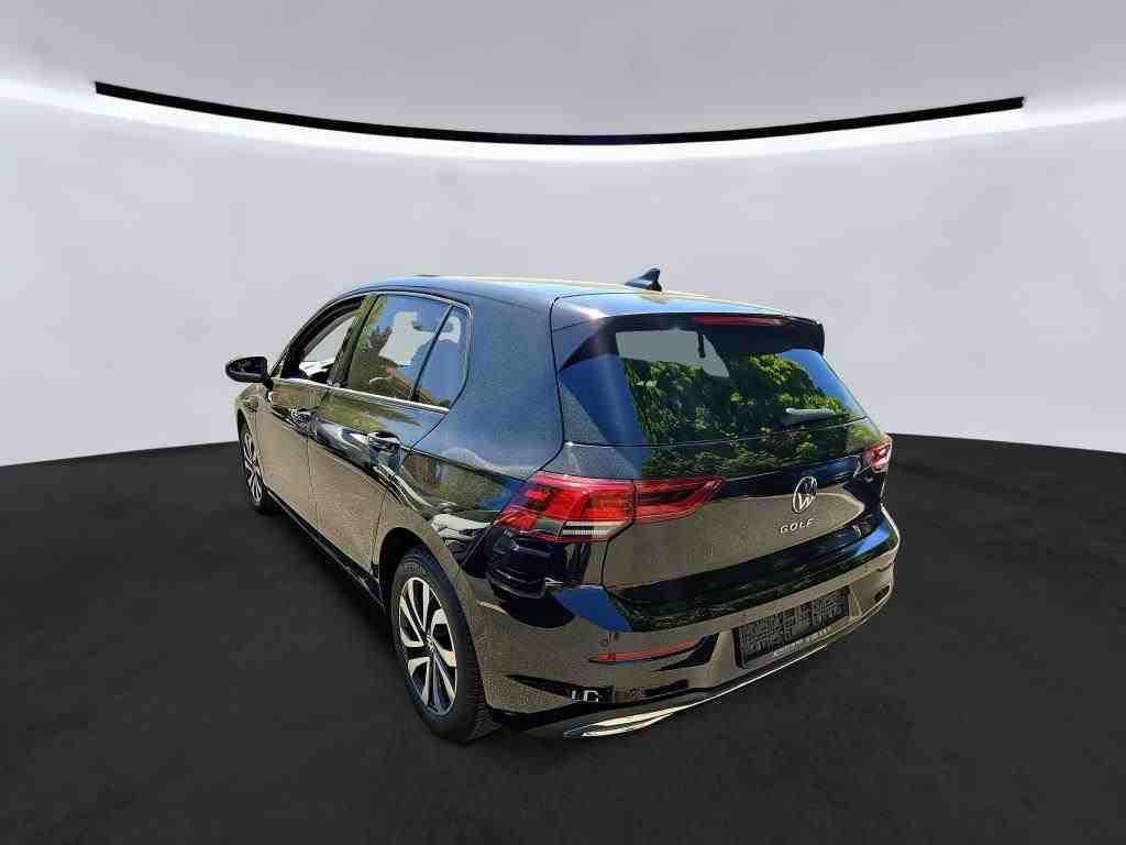Volkswagen Golf 2023 г. Чёрный, пробег 42000 км