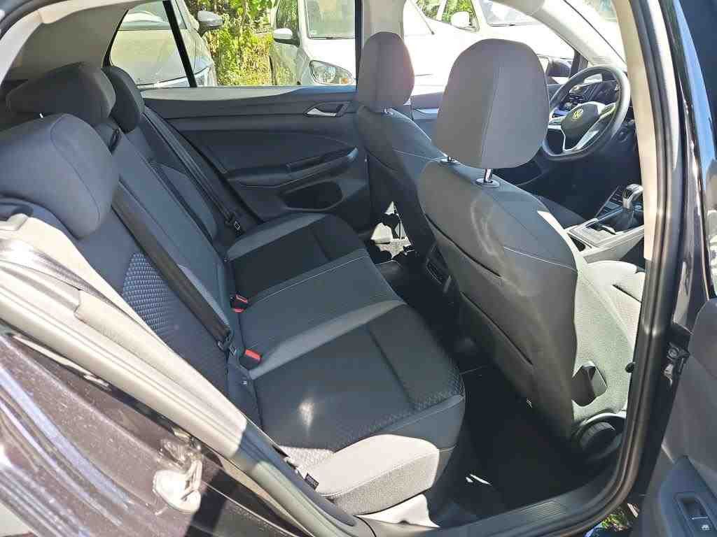 Volkswagen Golf 2023 г. Чёрный, пробег 42000 км