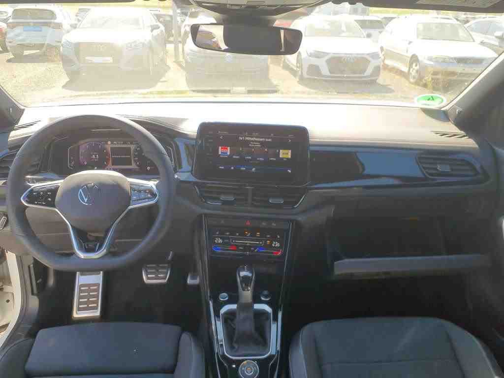 Volkswagen T-Roc 2022 г. Белый, пробег 21800 км