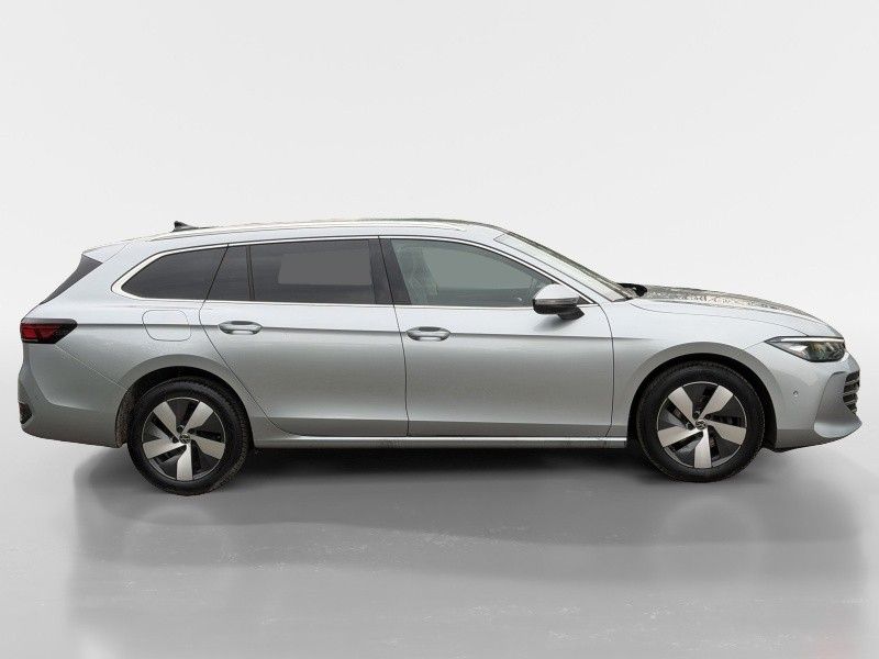 Volkswagen PASSAT VARIANT 2025 г. Серебристый, пробег 23708 км