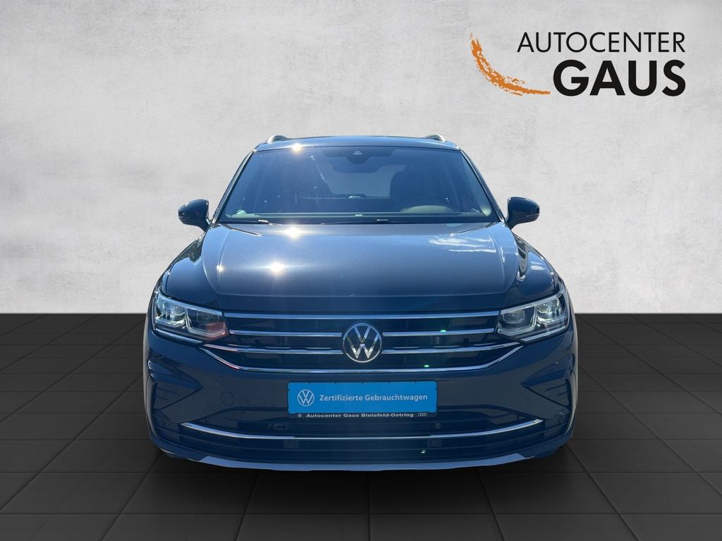 Volkswagen Tiguan 2023 г. Серый, пробег 58348 км