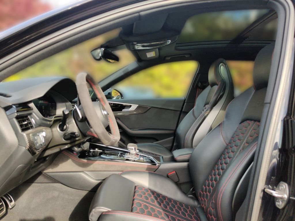 Audi RS4 2024 г. Чёрный, пробег 55800 км