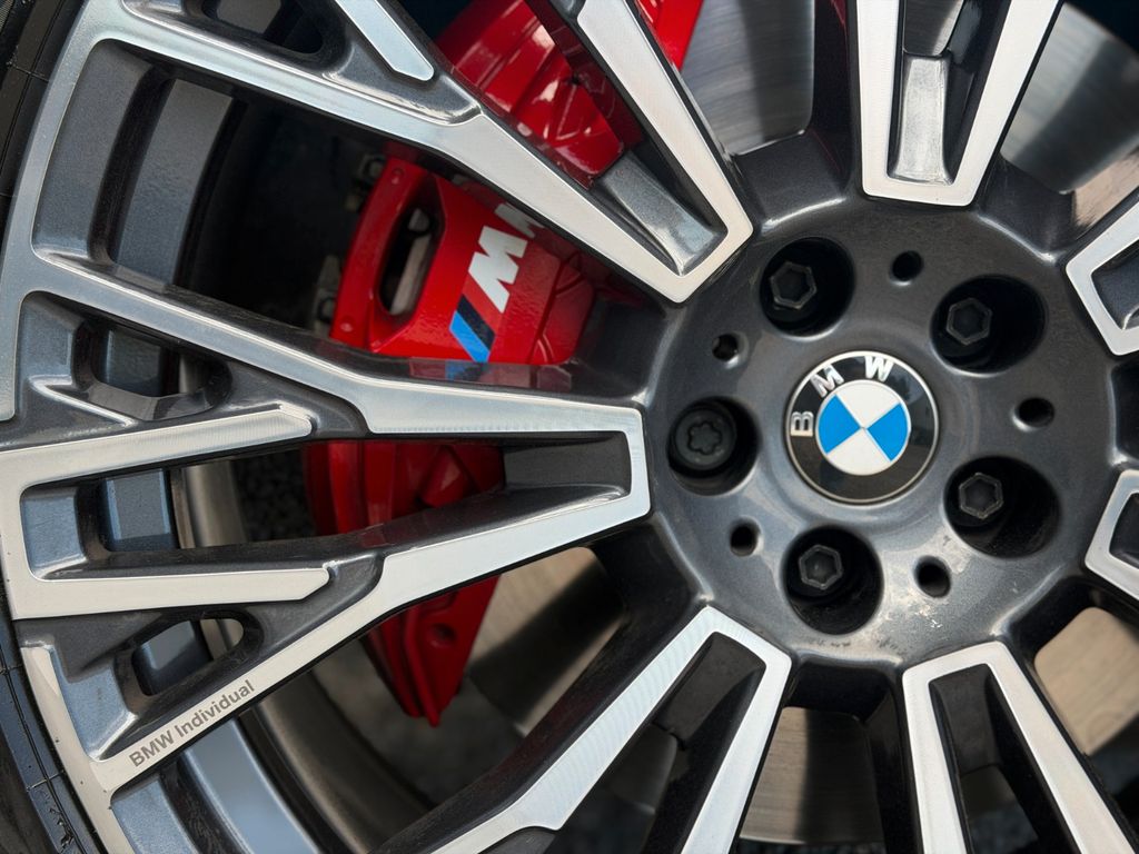 BMW X6 2026 г. Чёрный, пробег 23290 км