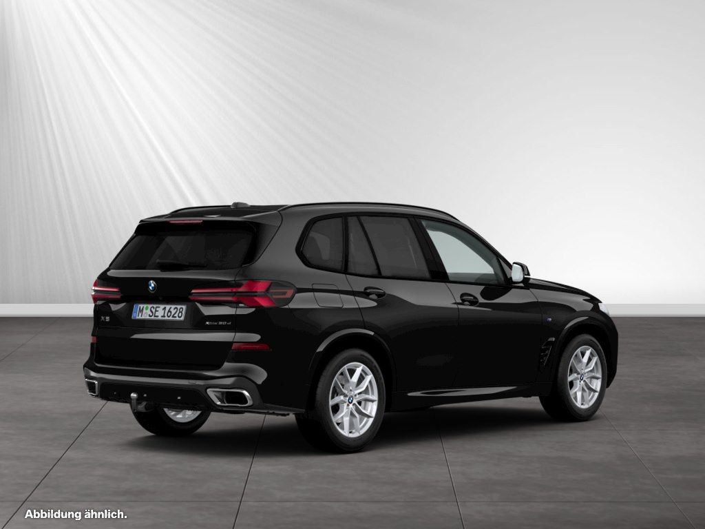 BMW X5 2025 г. Чёрный, пробег 26300 км