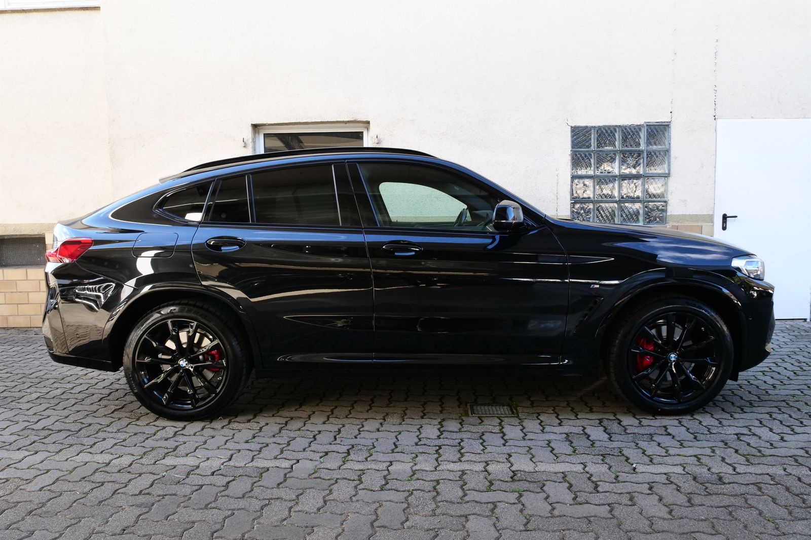 BMW X4 2023 г. Чёрный, пробег 53500 км