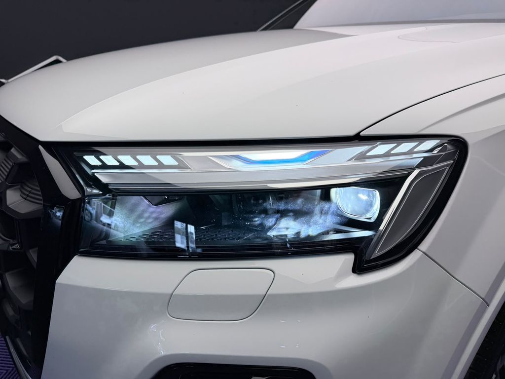 Audi SQ7 2024 г. Белый, пробег 38760 км